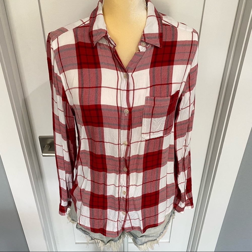 Universal Thread Red and White Buffalo Check Women’s Button Down Shirt- Medium